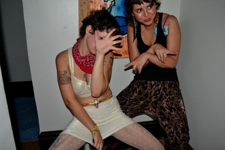 http://2.bp.blogspot.com/-1wTjcEQ5myg/TpZ4Rvx7yDI/AAAAAAAAEPs/Y8QQp0H0vIw/s1600/pillowtalkmpls+dot+tumblr+%252816%2529.jpg