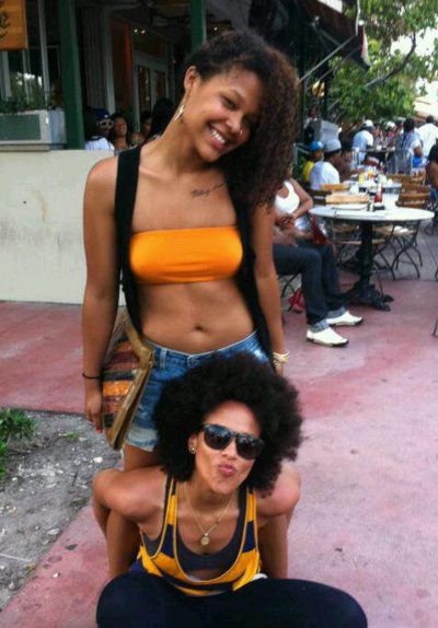 http://1.bp.blogspot.com/-9KnQtxQC08o/ThHPDZ_j0CI/AAAAAAAAD_c/2GHso3sg_0Q/s1600/+fuckyeahlesbians.jpg