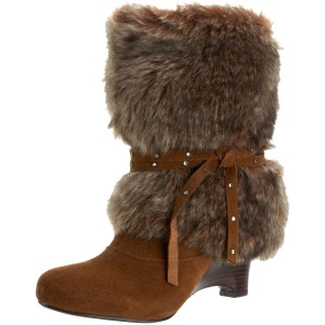 http://1.bp.blogspot.com/-TPMUx-sUjDg/T6s53b_1ZrI/AAAAAAAAFNI/fYXQwWmo5nY/s1600/Naughty-Monkey-Womens-D-Lux-Faux-Fur-Boot-300x300.jpg