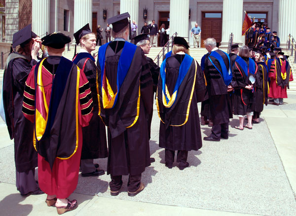 http://2.bp.blogspot.com/-nkXMjrsA3wg/T6n4DBtwEMI/AAAAAAAAFGc/qQ14Bhbgmlo/s1600/masters+robes.jpg