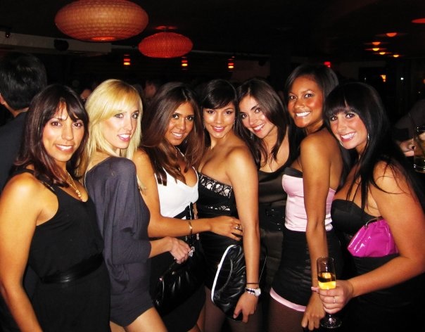 http://4.bp.blogspot.com/-v912EYj46Ug/T6sQaHl6EFI/AAAAAAAAFKA/RfokFWLXvD0/s1600/girl_s+night+out+at+Sting.jpg